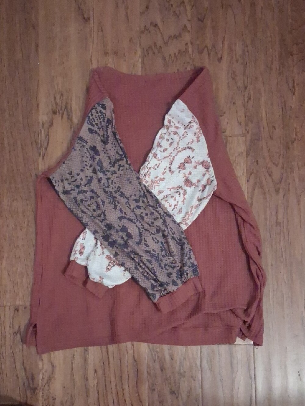 Rust Mixed-Sleeve Ribbed Pullover Top with Patterned Sleeves - Picture 3 of 4